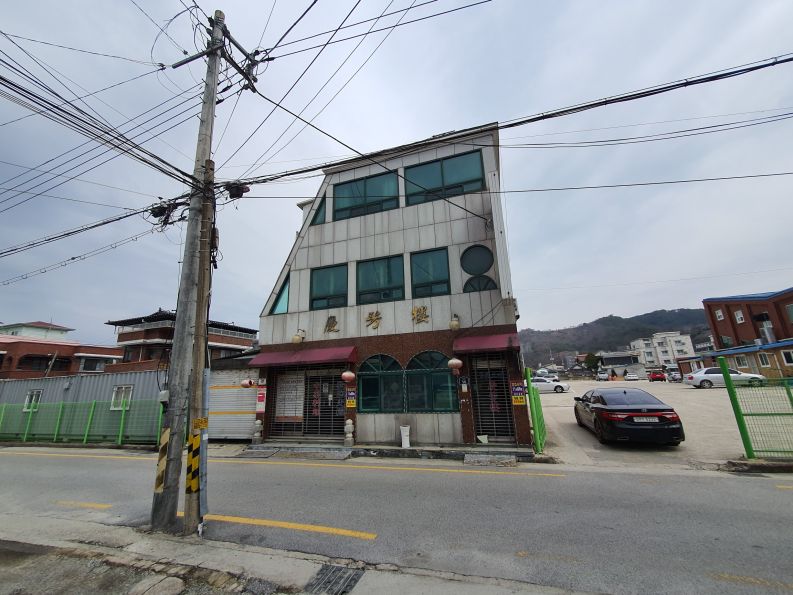 죽항동 3층 상가주택 매매합니다.