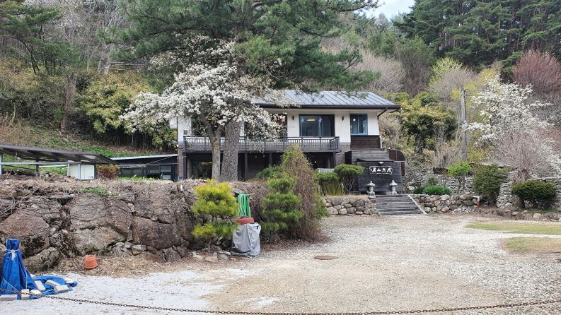 산내면 달궁 산장식 2층 전원주택 매매합니다.