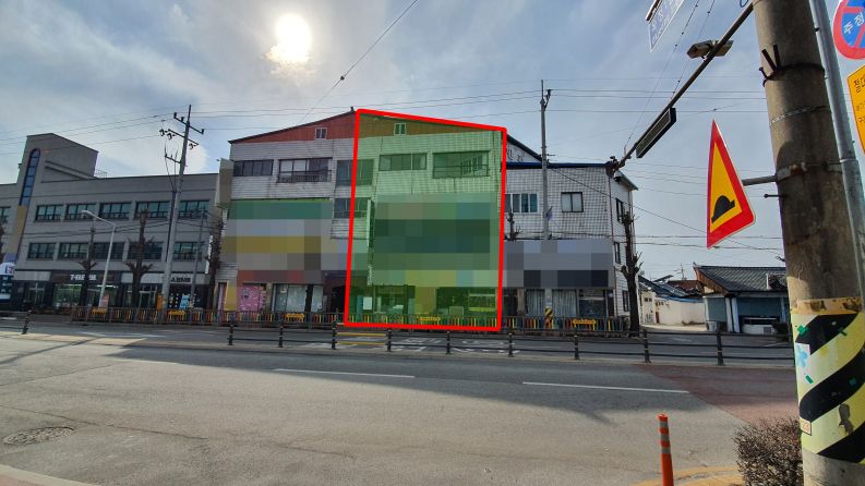 님원시 중앙초등학교 앞 4층 상가건물 매매합니다.